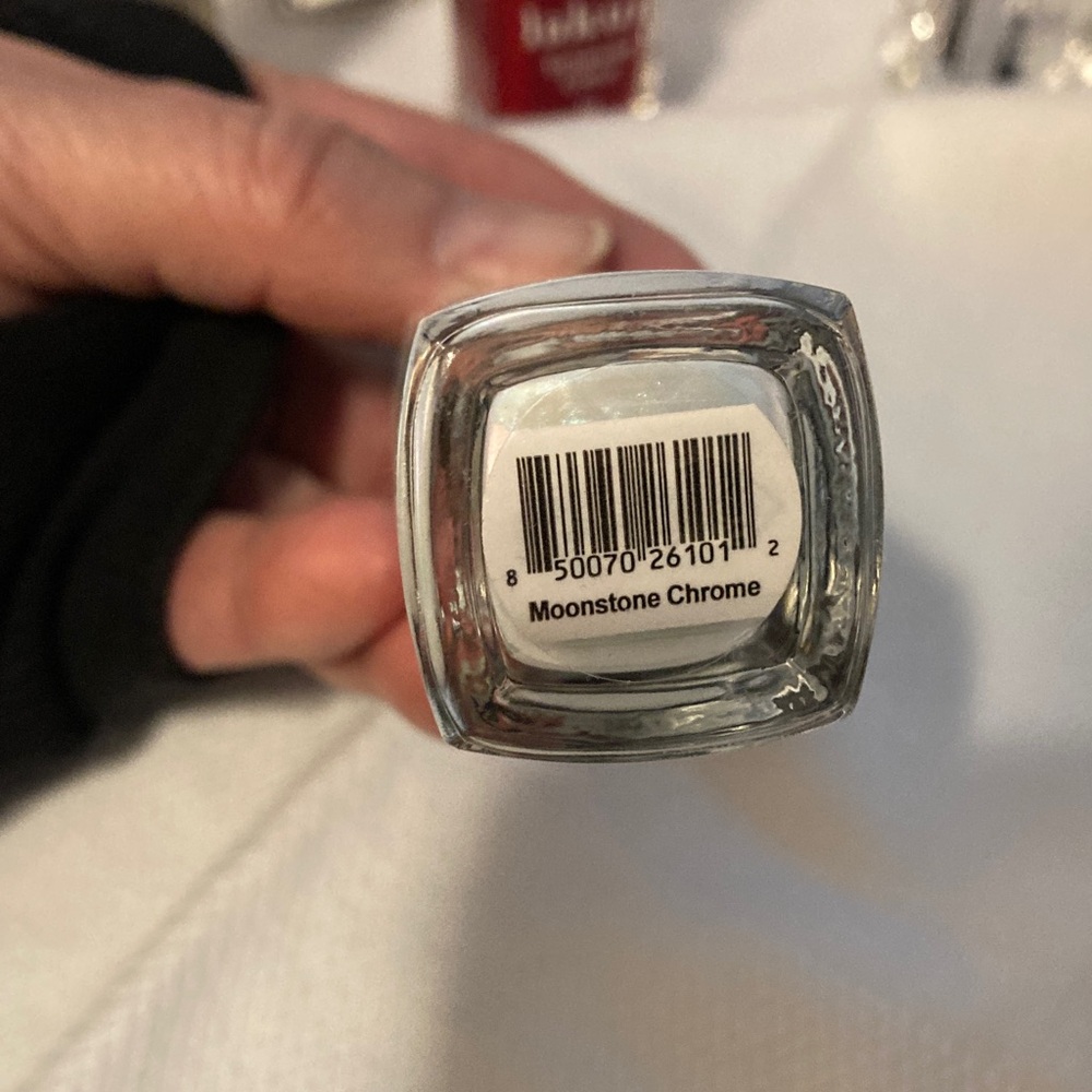 Nail Polish Collection - Red, Gold, Silver, Brown, Cream - Picture 11 of 13